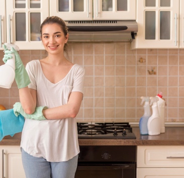 women-kitchen-cleaning